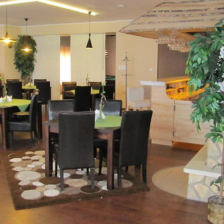 Hotel Gregor Pszczółki Esterno foto